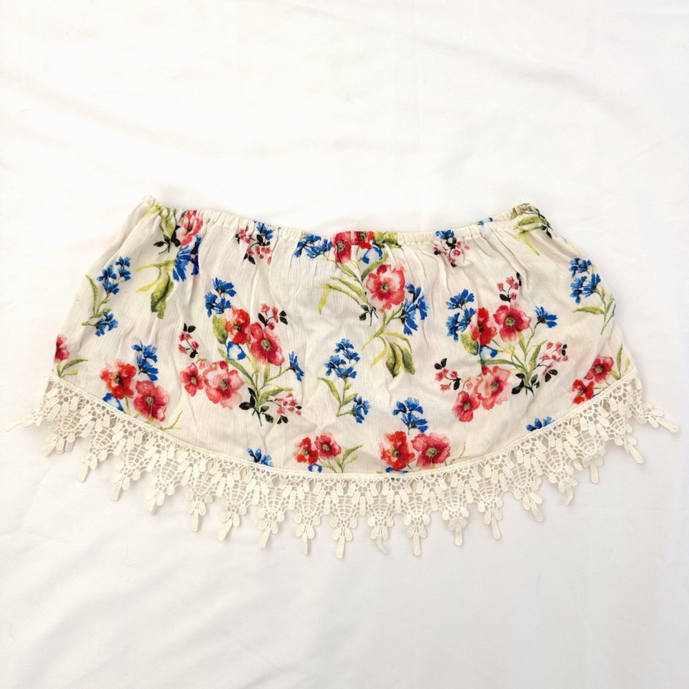 Floral Lace Trim Crop Top